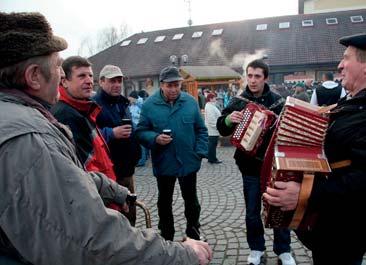 Vánoční koncert žáků hudebního a tanečního oboru Základní umělecké školy Dolní Bojanovice se konal v úterý 20. prosince 2011 v Obecním domě. Rodiče žáků každoročně finančně podpoří tento koncert.