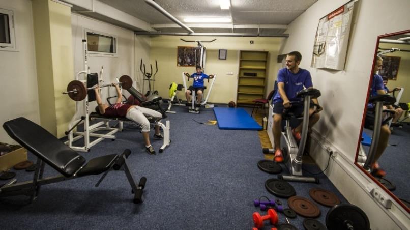 Mikulášská besídka pro ubytované studenty (prosinec) Lyžařský zájezd Karolinka (leden) Rožnovský skanzen (únor) Workshopy keramiky (březen) Velikonoce s křesťanským Clubem Kostka (duben) Rozlučkové