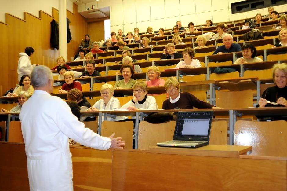 Univerzita třetího věku Hlavním tématem studia je význam prevence v medicíně. Studium trvá dva roky, tzn. čtyři semestry. Přednášky probíhají jednou týdně a trvají přibližně dvě hodiny.