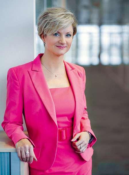 TopCFO 2019 41 Michaela Kovářová Šestýmrokem působí jakofinanční ředitelka Skupiny ICZ.