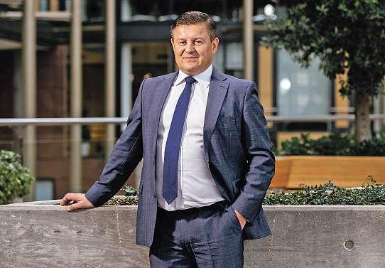 TopCFO 2019 53 Dean Brabec VystudovalVysokou školu ekonomickou vpraze, obor ekonomika průmyslu. Před nástupem do společnosti Arthur D.