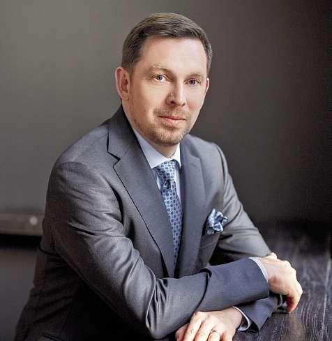 TopCFO 2019 57 Martin Zmelík Je absolventem Vysokéškoly ekonomické vpraze. Titul MBAzískal na USBSP Praha.