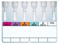 Příloha 6: Karta s mikrozkumavakami k provedení sloupcové (gelové) aglutinace Zdroj: SelectScience (47) http://www.selectscience.net/products/invitrogel-test-system/?