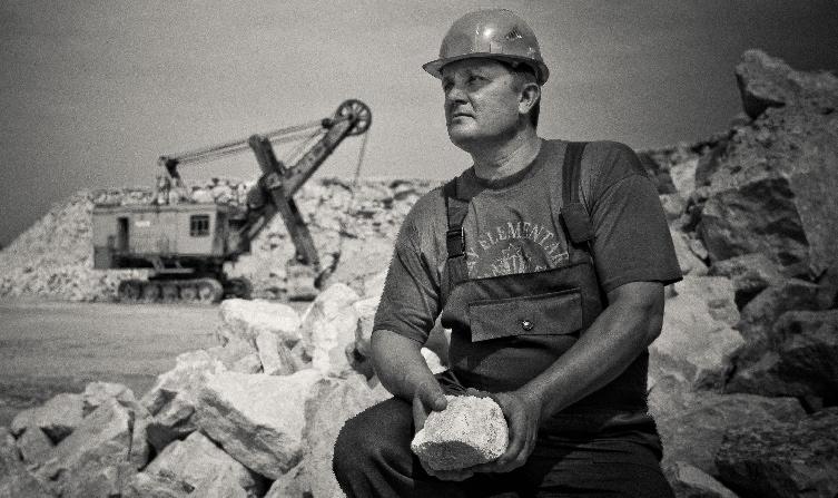 Program prevence obchodování s lidmi Pomáháme mužům a ženám ve věkovém rozmezí 18 až 64 let, kteří se stali oběťmi obchodu s lidmi, osobám vykořisťovaným na trhu práce a obětem trestných činů.
