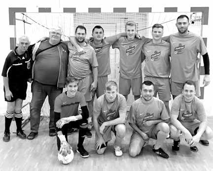 18 SPORT KALEIDOSKOP Junioři FBC Slovácko na Širůchu nezaváhali Florbaloví junioři FBC Slovácko nadále vládnou neúplné tabulce šesté skupiny II.