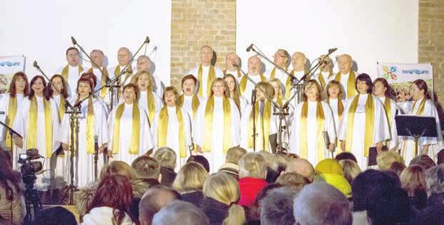 SLOVÁCKÉ CELEBRITY 23 Benefiční koncert si vychutnal zaplněný kostel Městská nemocnice obdržela 100 000 korun UHERSKÝ BROD Do uherskobrodského kostela Neposkvrněného početí Panny Marie se sjely davy