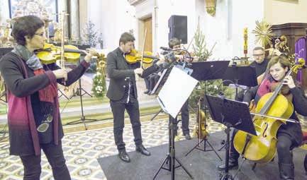 Operní pěvec Zdeněk Plech zapěl koledy i árie The Gospel Family zazpívala společně se sólistou Národního Divadla STARÉ MĚSTO nemocnici v Uherském Brodě.
