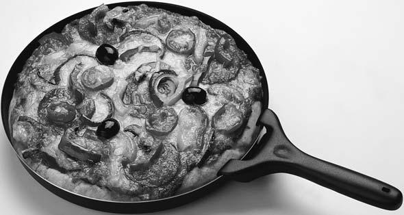 Vaše pánev na pizzu Panasonic funguje třemi způsoby, tj. dochází k ohřevu pánve na základě absorpce mikrovln, dále k přímému ohřevu jídla mikrovlnami a ohřevu jídla grilováním.