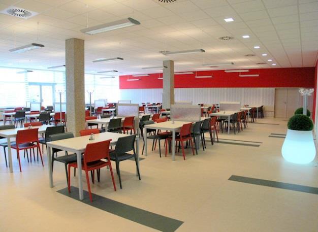 4 Stravovací služby Stravovací provozy SKM dotvářející sociální zázemí pro studenty a zaměstnance Masarykovy univerzity. Čtyři hlavní provozovny jsou strategicky rozmístěny po Brně.