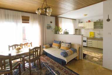 BAŠKA VODA IVICA - apartmány Apartmánový dům IVICA nabízí příjemné ubytování v apartmánech s klimatizací a TV-SAT.