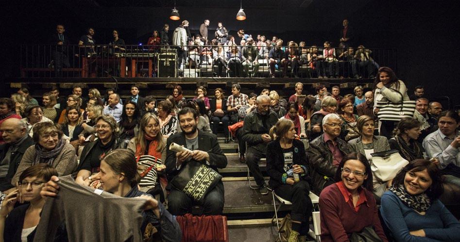 Všechny festivalové produkce jsou cenově dostupné pro sociálně široké spektrum návštěvníků.