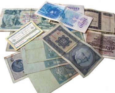 VYKUPUJEME SMYČCOVÉ NÁSTROJE.
