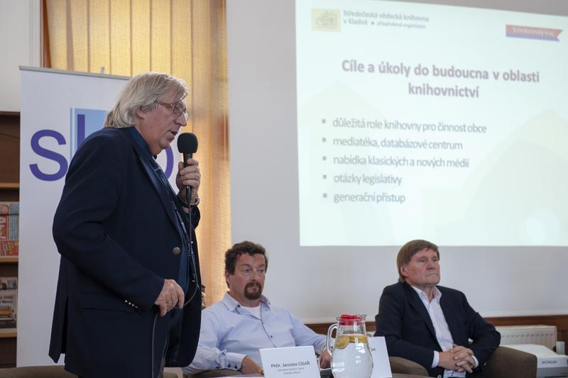 [18] Diskuzi moderoval Jaroslav Císař Účastníci diskuze se shodli na tom, že potřeba knihoven vyplývá především z požadavků a potřeb občanů daných obcí, a musí tedy vzejít především zdola.