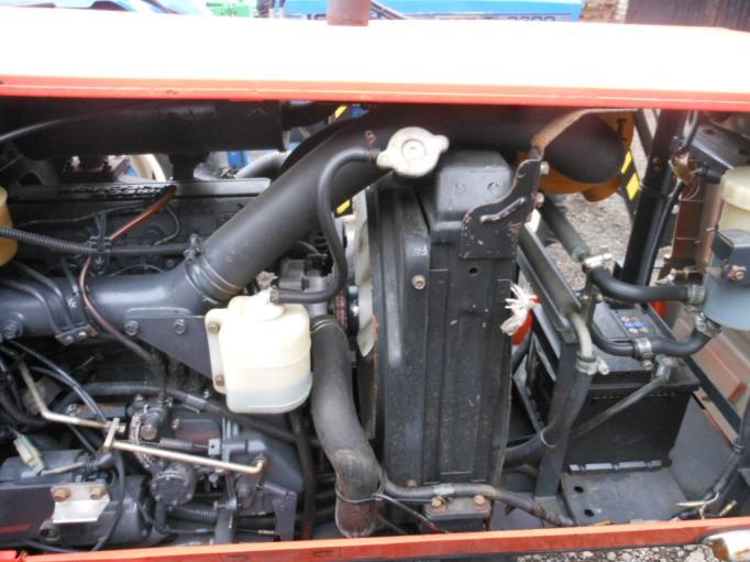 nálevka oleje motor 7)