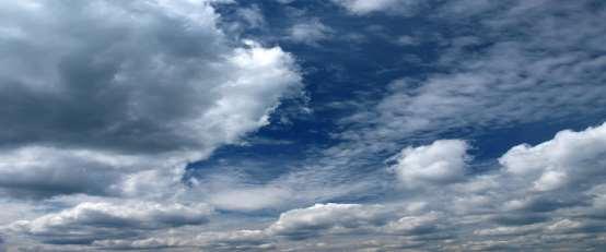 Vzduch Vzduch na zemském povrchu: 21 % O 2 0,03 % CO 2 - O 2 je špatně rozpustný ve vodě (v