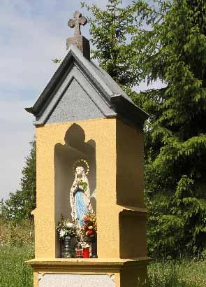 5 Květen 2019 Zpravodaj farnosti sv. Václava na Smíchově Milí farníci, vstupujeme do měsíce května, ve kterém se již tradičně společně snoubí velikonoční tajemství a mariánská zbožnost.