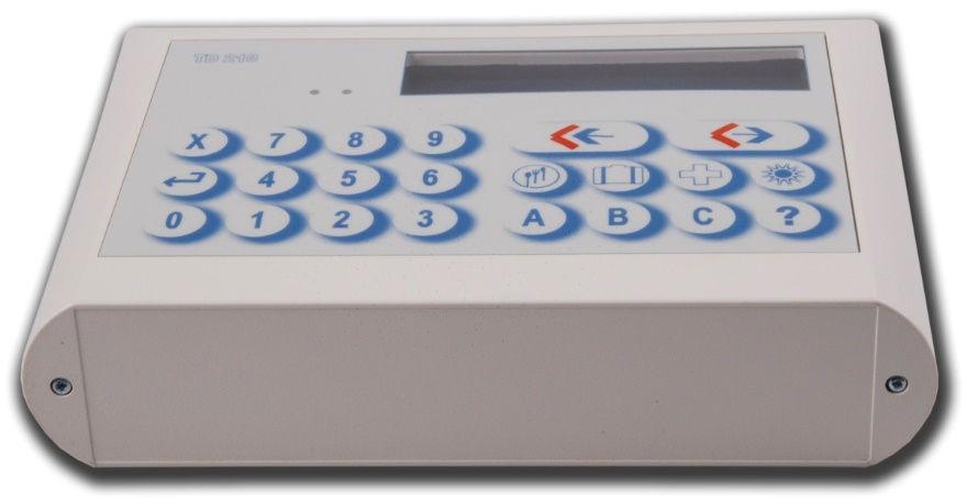 Oddělte přední část se snímači od spodní části s řídící elektronikou, a to vyšroubováním 2 ks šroubů ze spodní části