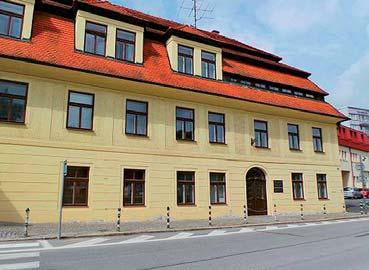 PROSTOR PRO SETKÁVÁNÍ, KLUBY Tato kapitola nabízí přehled některých klubů a míst, kde se mohou v regionu senioři setkávat, popovídat si, posedět.