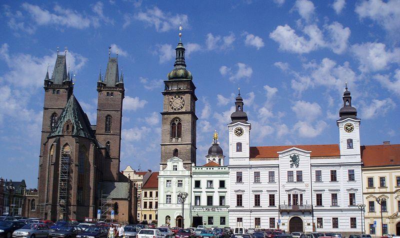 Děkuji Vám za pozornost Marek Šimůnek Adresa: Magistrát města Hradec Králové, odbor sociálních věcí a zdravotnictví