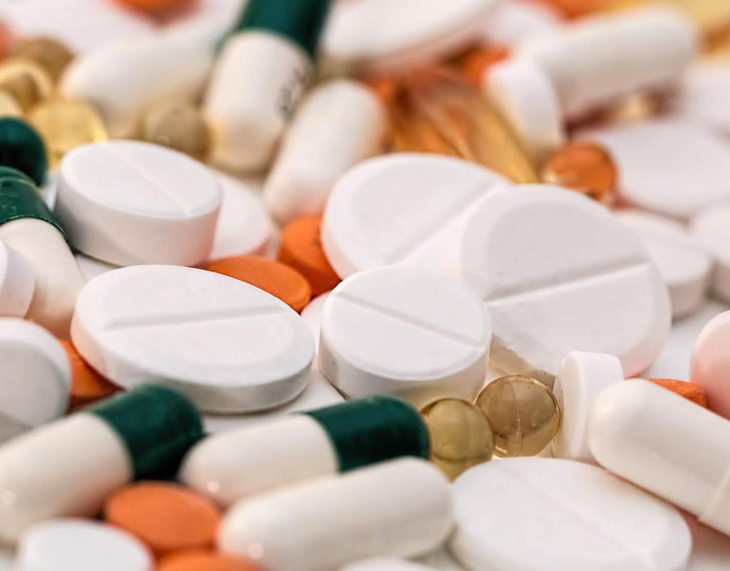 SMRTÍCÍ MEDICÍNA vymezení pojmů, zařazení do reálných problémů očkování, hormony, hormonální antikoncepce,
