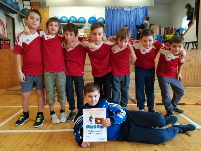 Rybná n. Z. a nováček Klášterec n. O.) a pěti týmů, když naše dívky vytvořily dvě družstva (I. starší žákyně, II. mladší žákyně).