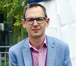 Domnívám se, že podobně jsou na tom i moji kolegové, radní Tomáš Slabihoudek a předseda dopravní komise Martin Jedlička, kteří se nejen problematice parkování pilně věnují.