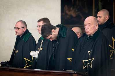 Poté jsme se pomalu přesunuli do paláce pražských arcibiskupů na Hradčanském náměstí. Zde se v Sále kardinála Berana konalo občerstvení formou rautu.