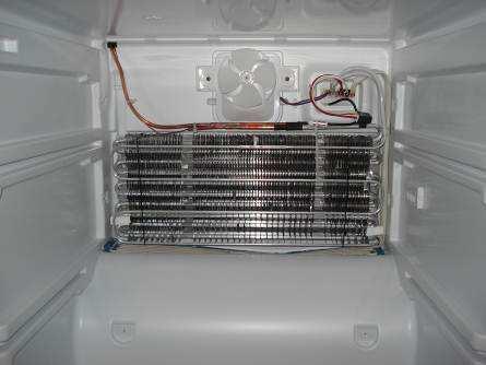 It is at the capillary outlet on the freezer compartment evaporator. It detects the temperature on the evaporator and transmits this to the microprocessor.
