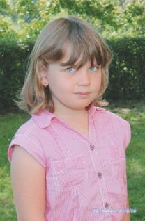 Dominika Dominika je 8 letá slečna, které byla v 18 měsících diagnostikována nemoc JIA(juvielní idiopatická artritida), kterou provází revma kloubu, otoky, bolest a ztuhlost kloubů.