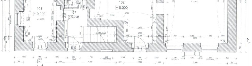 restaurace. Krom vnitřních prostor je k dispozici již zmíněná letní zahrádka o ploše cca 75 m 2 včetně vymezeného prostoru pro malý dětský koutek.