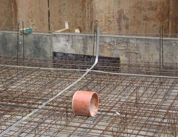 Obr.5 Soustava vyrovnání potenciálu je samostatná část instalace Pokud je soustava vyrovnání potenciálu v rozvaděči na přepěťové ochraně spojena s ochranným vodičem, jde o stabilizaci uzemnění