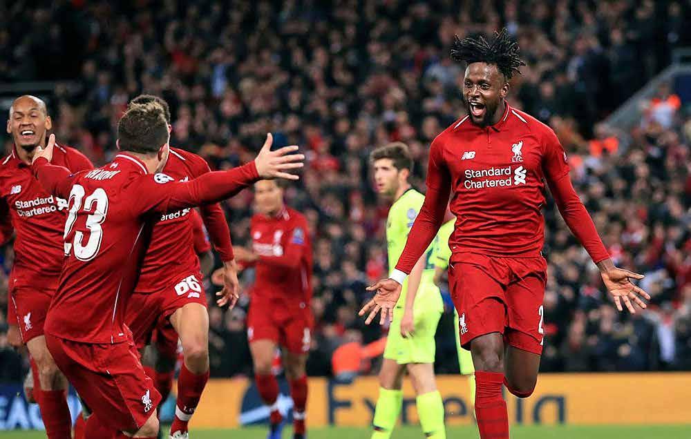 38 EVROPSKÉ POHÁRY EVROPSKÉ POHÁRY 39 Senzační obraty a anglická nadvláda BRAZILEC LUCAS ZAŘÍDIL V AMSTERDAMU HATTRICKEM POSTUP TOTTENHAMU PŘES AJAX. FOTBALISTÉ LIVERPOOLU JÁSAJÍ.