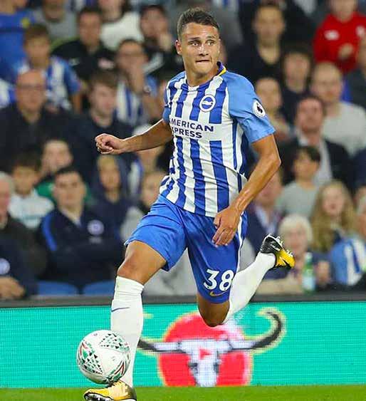 bubeníkem slavné skupiny Queen Rogerem Taylorem nahrál charitativní singl nazvaný That s Football.