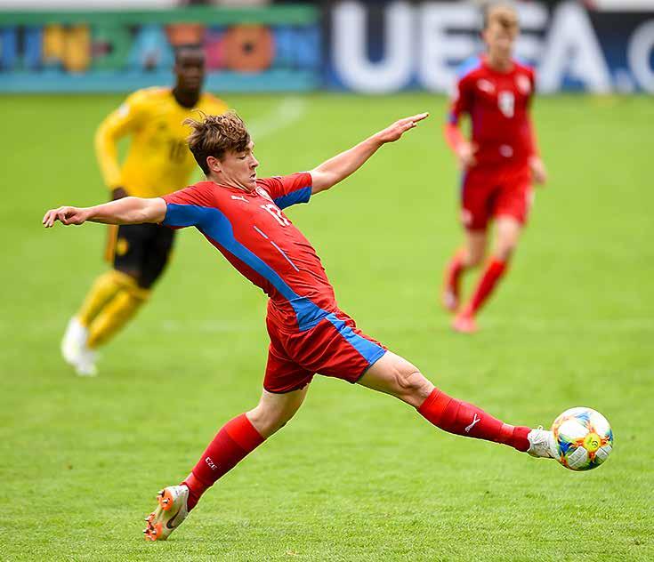 66 AKTUÁLNĚ AKTUÁLNĚ 67 MISTROVSTVÍ EVROPY U17 Sedmnáctka došla do čtvrtfinále V ÚVODNÍM DUELU ŠAMPIONÁTU REMIZOVALI NAŠI MLADÍCI S BELGIÍ 1:1.