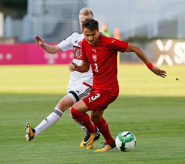 Záchranářský zápas na Betzenbergu Bayern Mnichov pomůže svému někdejšímu konkurentovi 1. FC Kaiserslautern, který bojuje s finančními problémy a hrozí mu, že přijde o účast v třetí německé lize.