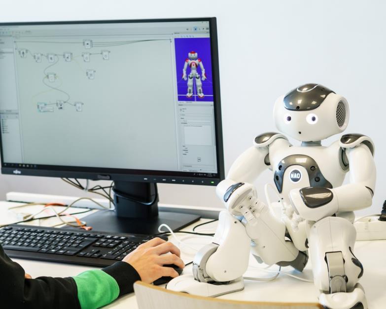 výzkumu programování Laboratoř pro testování uživatelského rozhraní Laboratoř zpracování obrazu (ImproLab) Síťová a multimediální laboratoř (SAGELab) GPU laboratoř