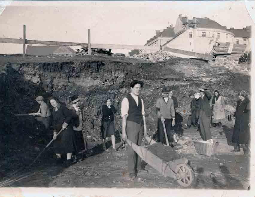 Seminář se do prostor Domu Smíření přestěhoval brzo po jeho postavení a působil zde vyjma válečných let až do roku 1950. Později v 70.