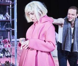 Vedle tradičních pohádek pro nejmenší, zařazujeme klasické tituly dramatické literatury, které pedagogům pomáhají konkretizovat probíranou látku (v roce 2018 se měli studenti možnost seznámit s dílem