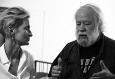Vernisáž proběhla za přítomnosti organizátorů a předsedy poroty, legendy divadelní fotografie Josefa Ptáčka.