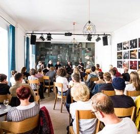 Po dva dny DON klub hostil debaty, autorská čtení a setkání s mimořádnými osobnostmi literárního světa. Mašek, Šindelka, Pokorný: Svatá Barbora Autoři představili komiks na motivy kuřimské kauzy.