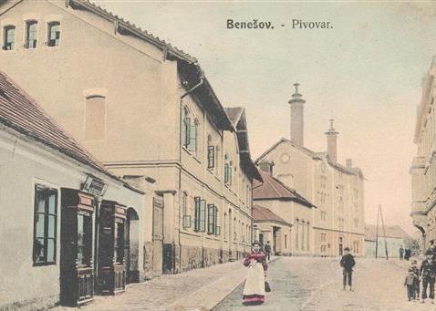 Obrázek 4 a 5 - Historické fotografie z počátku 20. stol.