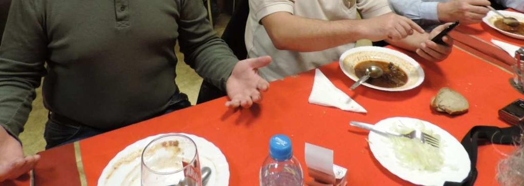 návštěvu kamarádů, aby se zbavil svých namnožených semenáčků.