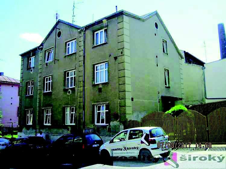 Srovnávané nemovitosti 1. Identifikace Záznam o prodeji srovnávané nemovitosti è. 1 Prodej, Bytový dùm, 360 m 2, Budapeš ská è.p. 527/15, Dìèín, okres Dìèín Celková cena: 4.850.