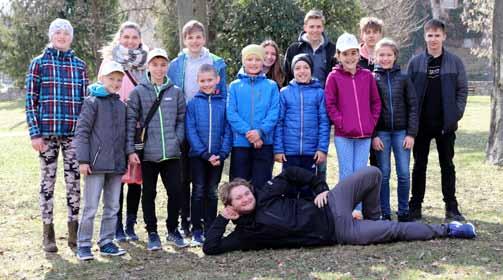 14 Sportovní hala hostila klání v aerobiku Malé námořnice. Nejmladší soutěžící z DDM Sluníčko si za svou sestavu odnesli třetí místo.