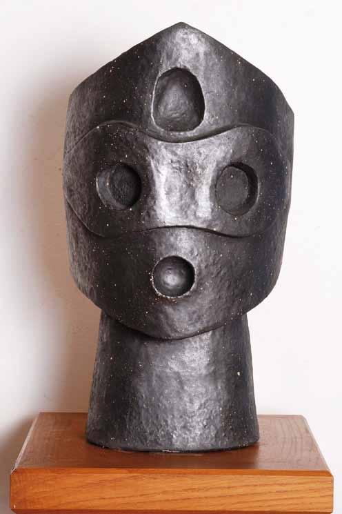 73 73 Jaroslav Róna (1957) Hlava s maskou fencast (polyuretanová dvousložková pryskyřice), 2012, 42 x 21 x 21 cm, značeno dole na zadní straně Róna 12, 1/7, jedná se o dosud jediný realizovaný