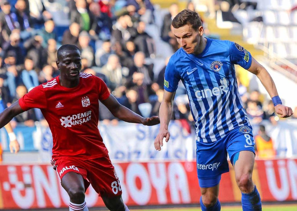 David Pavelka: Chybí mi evropské poháry! Vynikající podzim, bídné jaro. Reprezentační záložník David Pavelka zažil s Kasimpasou nevyrovnanou sezonu.