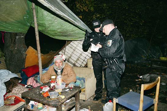 téma Více témat najdete www.nasepraha.cz www.nasepraha.cz Jak pomoci bezdomovcům?