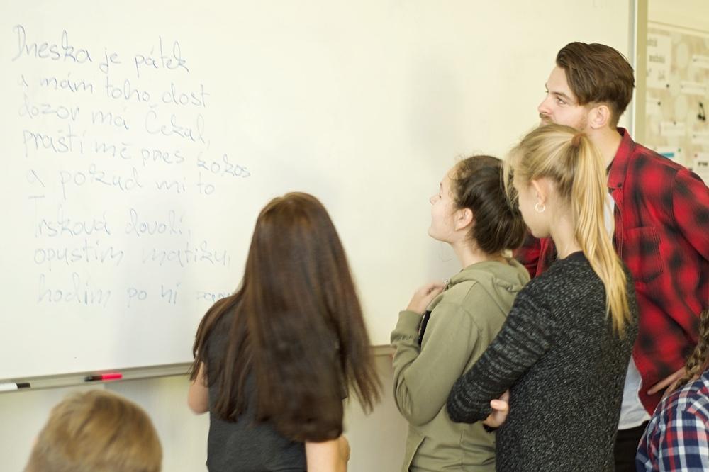 Hlavní přínosy Motivace věnovat se aktivně hudbě = prohloubení zájmu o hudbu a hru na hudební nástroje Motivace těšit se do školy, těšit se na hodiny HV = zvýšení hodnoty hodin HV v očích žáků