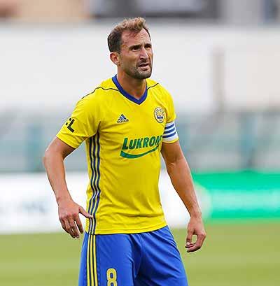 26 FORTUNA:LIGA FORTUNA:LIGA 27 CELKOVÁ TABULKA # MUŽSTVO Z V R P S B 1. Slavia Praha 29 22 3 4 70:22 69 2. Plzeň 29 20 5 4 43:27 65 3. Sparta Praha 29 16 6 7 49:27 54 4.