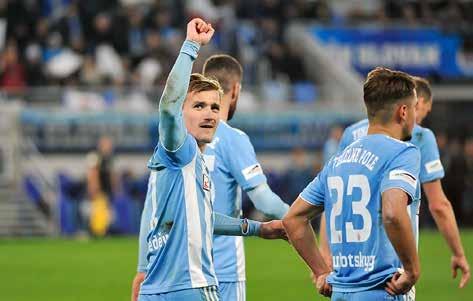 KALENDÁRIUM Královec asistoval na Nou Campu Nejlepší český arbitr Pavel Královec zasáhl do čtvrtfinálových zápasů Ligy mistrů, ovšem nikoliv jako tradičně s píšťalkou.